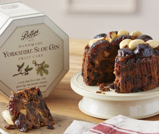 yorkshire-sloe-gin-fruit-cake-tin-2000183-_2